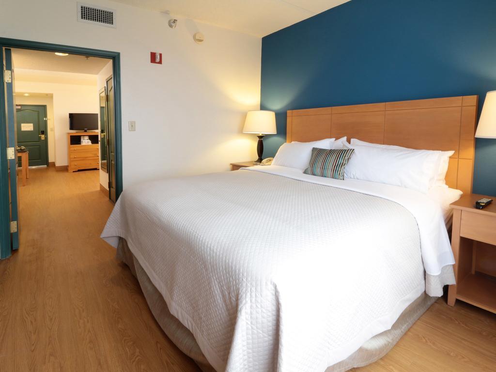 Hotel Wyndham Garden At La Plaza Mall 3*